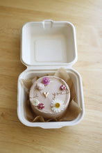Load image into Gallery viewer, Bento Cake - Vintage Bloom
