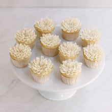 Load image into Gallery viewer, Chrysanthemum Cupcakes

