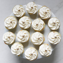 Load image into Gallery viewer, Hearts of Gold Cupcakes
